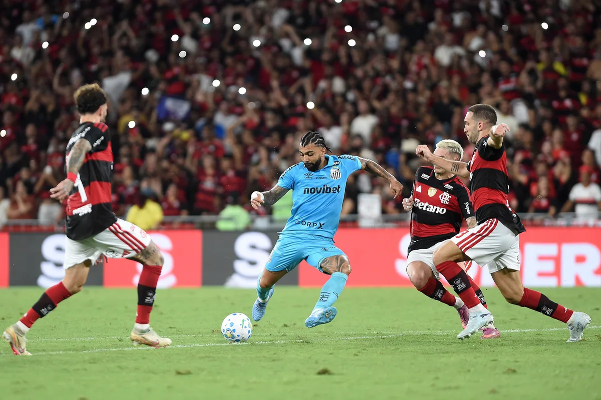 Gabigol revela vídeo de renovação com Flamengo e cita desejo de voltar ao clube: "Mexe comigo"