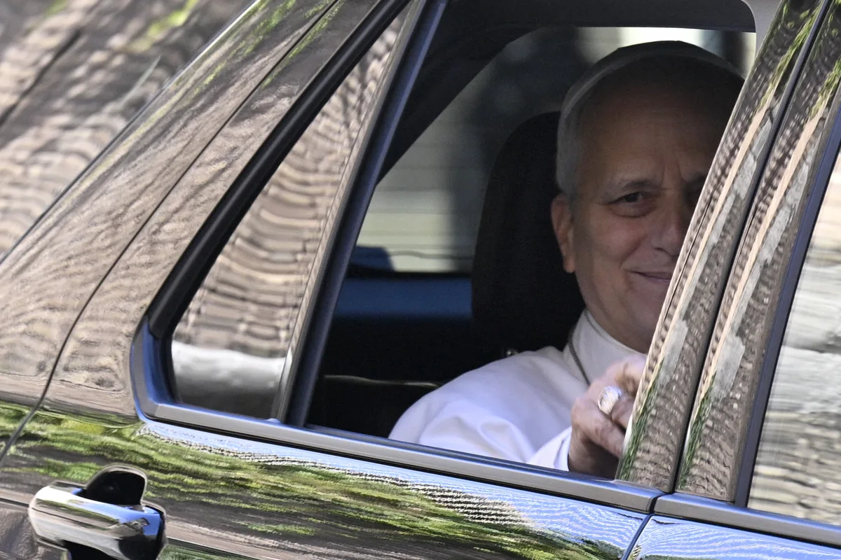 Papa Leão XIV é hospitalizado para retirar nódulo pulmonar; entenda prognóstico