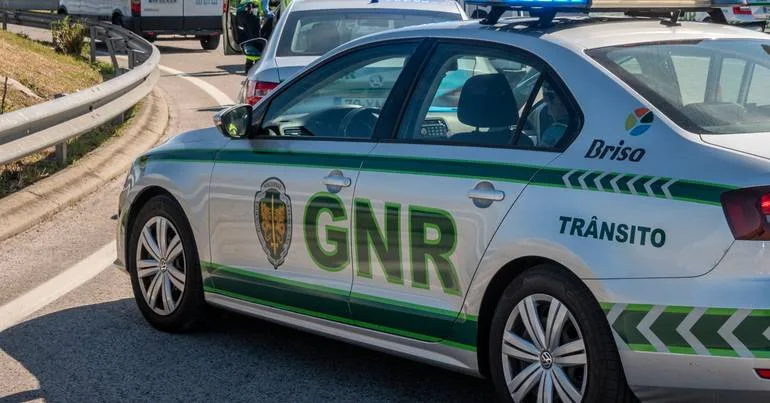 A1 cortada em Aveiras de Cima após acidente com camião