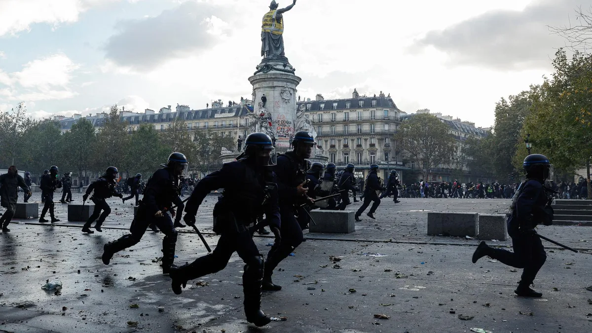 17 octobre : Des tensions à Paris avant le début de la manifestation, l’Intérieur pointe « l’ultragauche »