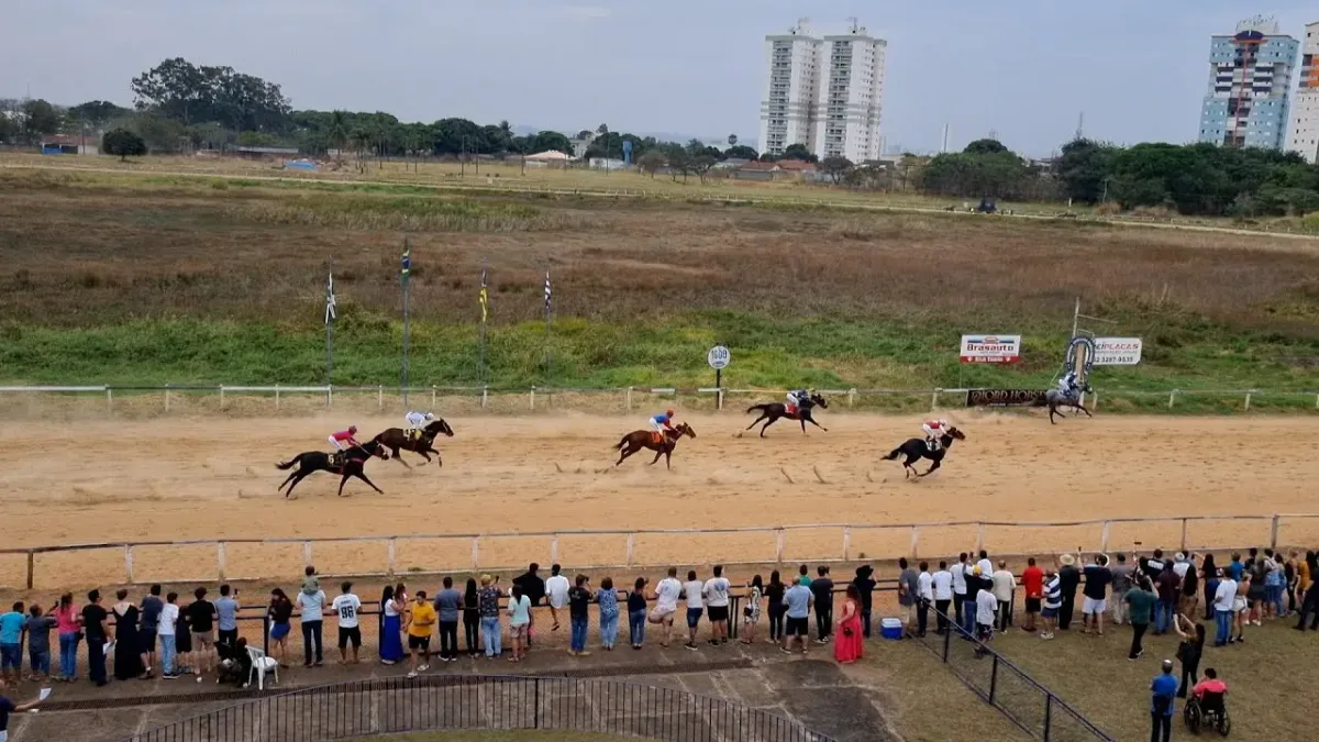 Incêndio atinge o Hipódromo da Lagoinha, e corrida de agosto será adiada