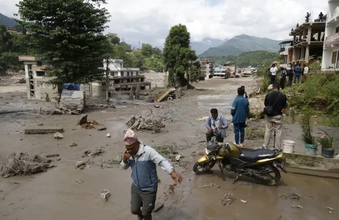 El colapso de un glaciar provocó inundaciones repentinas catastróficas en Nepal