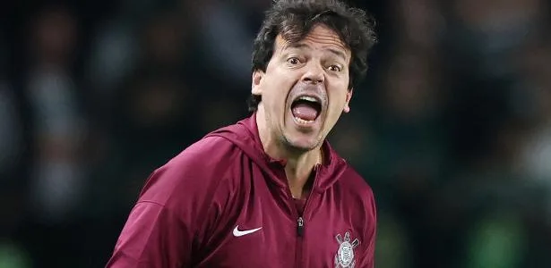 Mudanças de Fernando Diniz desmontaram o time do Corinthians