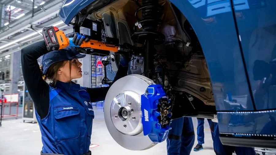 Autoindustrie: BMW verlagert Produktion nach Ungarn – und muss deutsche Fachkräfte einfliegen