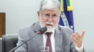 Reciprocidade: ‘Não é punir EUA, mas retirar uma punição descabida’, diz Celso Amorim