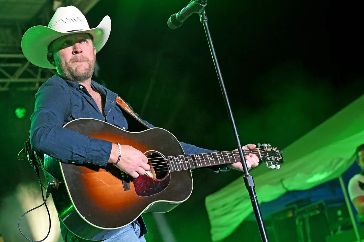 Country Singer Reveals Health Scare Over 'Thick Neck' Condition