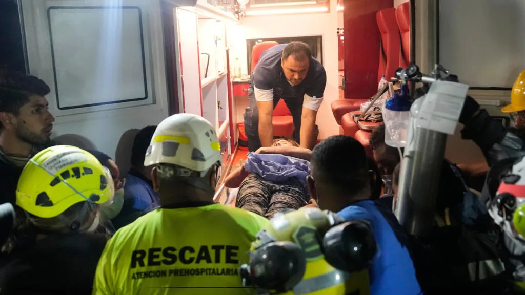 En Colombie, la fenêtre de tir pour retrouver des survivants du séisme se referme