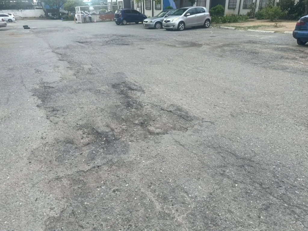 Más de 250 familias de Uva de Playa en Puerto Cabello tienen 15 días sin agua