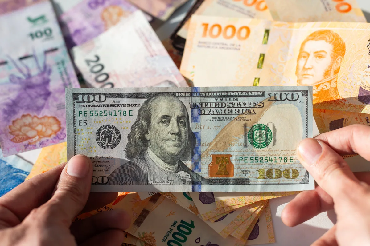 El dólar rebotó después de cuatro ruedas consecutivas en baja