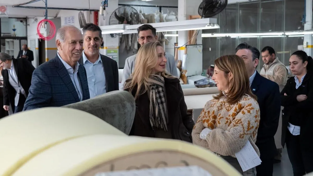 En plan opositor, Karina Milei se sumó a las recorridas de Pilar Ramírez en CABA y reclamó más desregulación al PRO