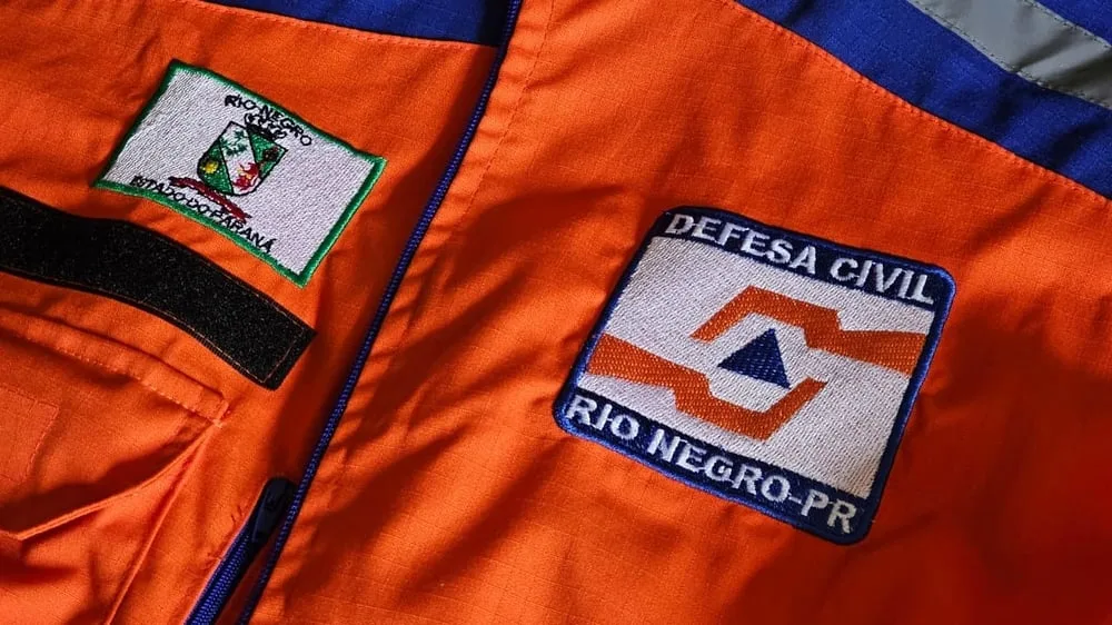Rio Negro monitora nível do rio após chuva forte com vento e granizo