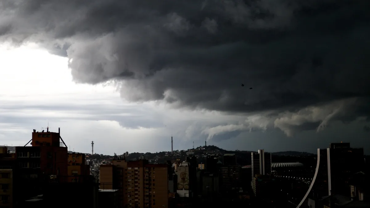 Temporais atingem o Sul nesta sexta; calor aumenta no Sudeste e Centro-Oeste