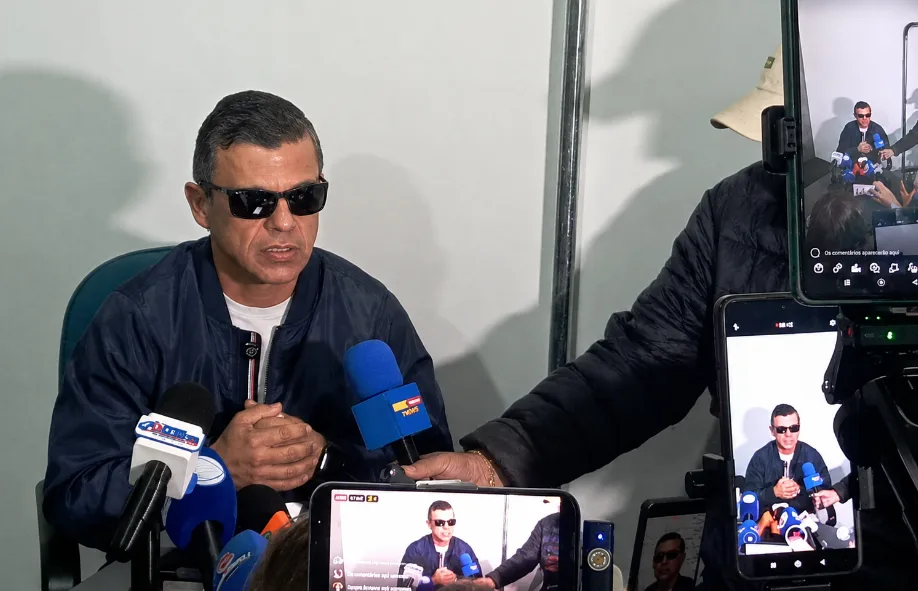 “Dor imensurável”, diz pai de jovem morto por engano em loja de veículos