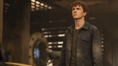 Com o seu cavalo alado, Percy Jackson ganha os céus em novo pôster da 3ª temporada