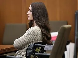 Postportale Psychose oder Mord?: Frau erdrosselt ihre Kinder - Jury uneins über Schuldfähigkeit