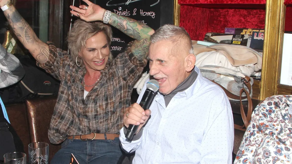 Geburtstagsparty zum 75. nachgeholt - Heinz Hoenig wieder fit zum Feiern