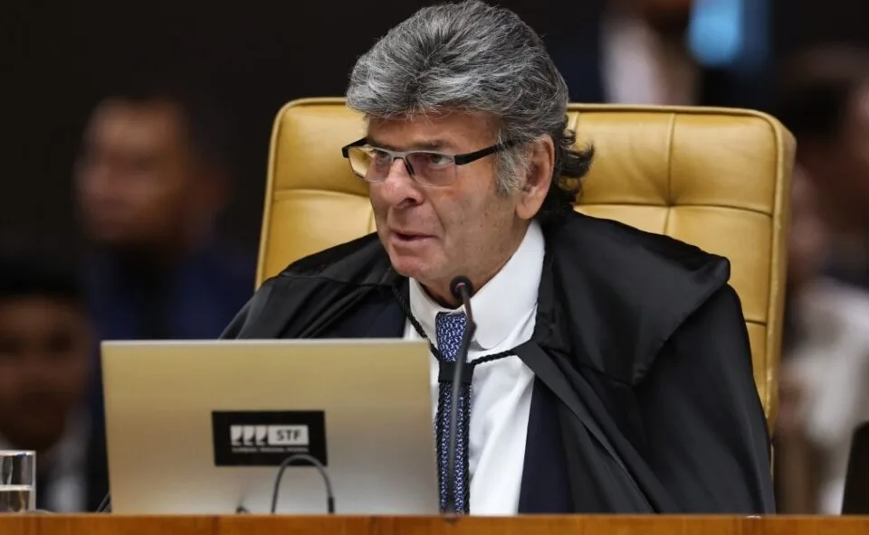 Fux vai relatar ação que pede informações sobre visitas de Vorcaro e da esposa de Moraes ao Senado