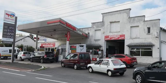 Carburants : le gouvernement évoque « de nouvelles aides pour les Français qui travaillent » alors que les prix à la pompe atteignent des records