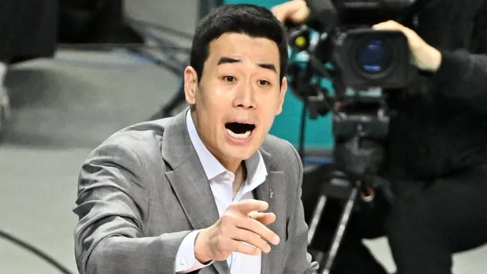 ‘회식 파문’에… 女배구 고희진 정관장 감독 자진 사퇴