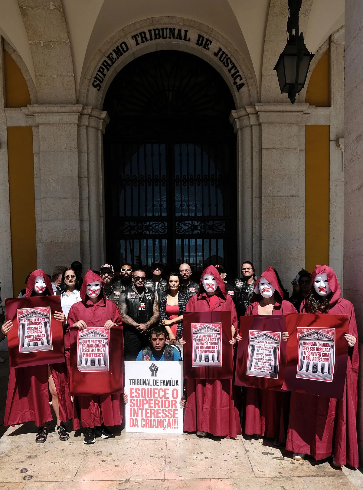 Em fotos. Protesto em Lisboa contra desvalorização de abusos na Justiça