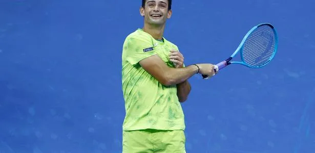 Argentino que venceu 'ídolo' Djokovic já pediu patrocínio por e-mail