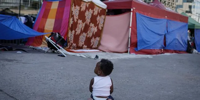 Plus de 2 300 enfants dorment à la rue en France, les associations déplorent un nombre toujours en hausse