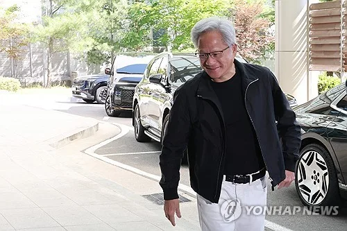 젠슨 황 "AI는 변곡점 도달했다…유용한 일 해내고 있다"