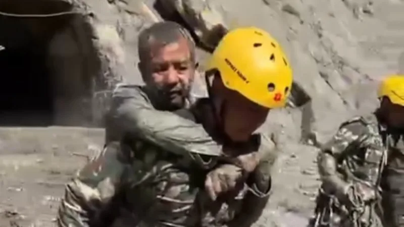 Nepalese military pulls off incredible flood rescue