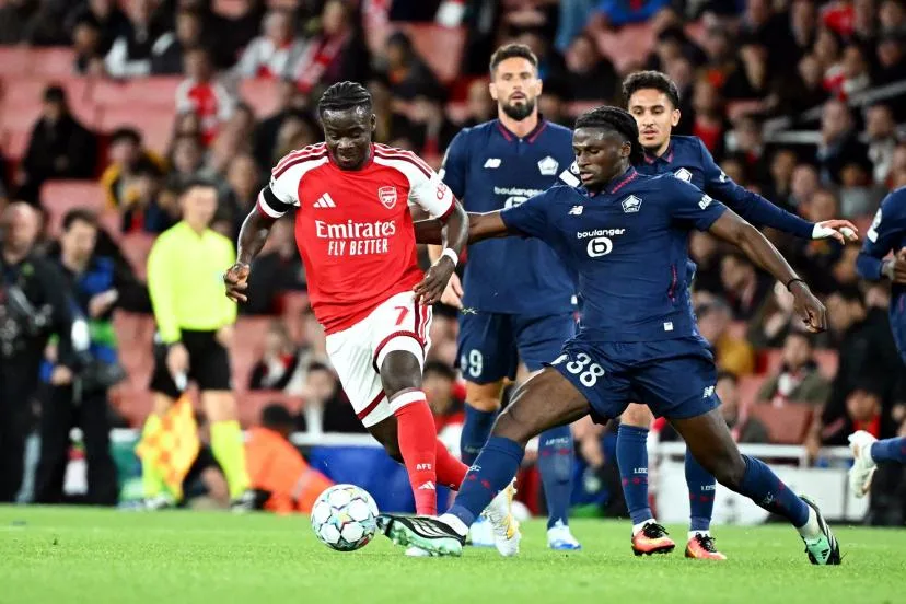 Brillant lors de son entrée en jeu, Bukayo Saka a rappelé à Noni Madueke que l'aile droite des Gunners est sa chasse gardée