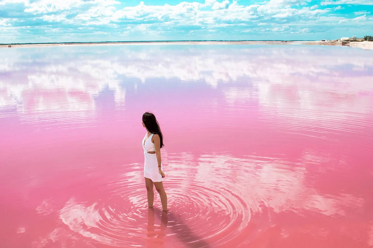 Tiene agua color rosa, santuarios de flamencos y paz absoluta: la región escondida de Yucatán para desconectar del mundo