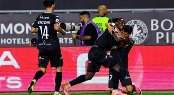 Académico de Viseu vence Vitória de Guimarães
