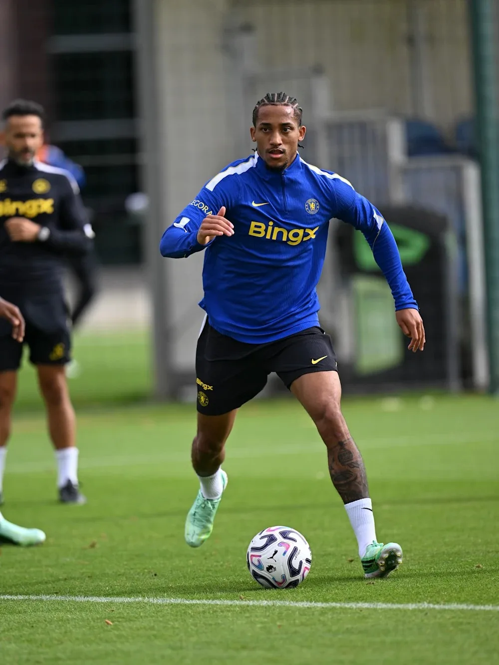 João Pedro se recupera de lesão que o tirou da Seleção e pode voltar a jogar pelo Chelsea