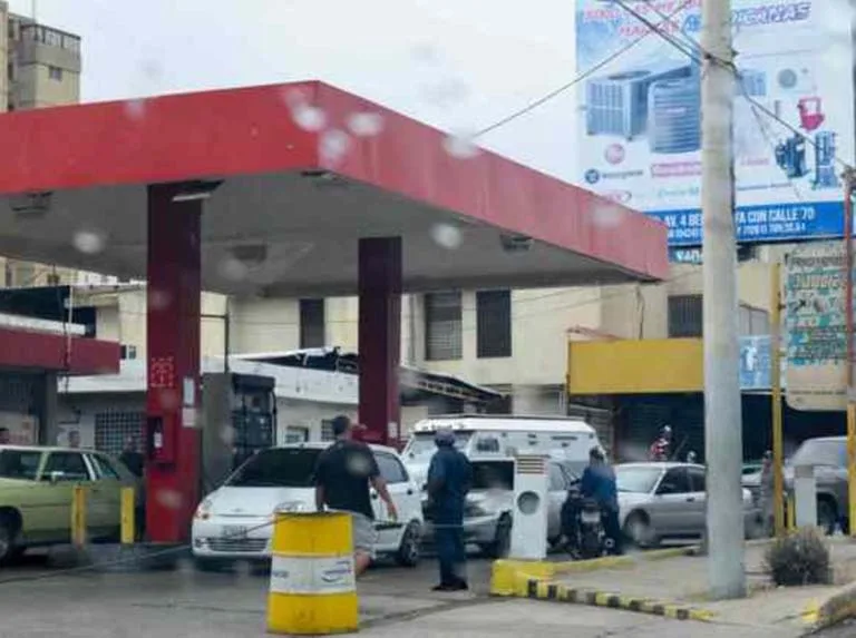 Fenegas alerta sobre «colapso inminente» en estaciones de servicio por margen de 2% y comisiones bancarias