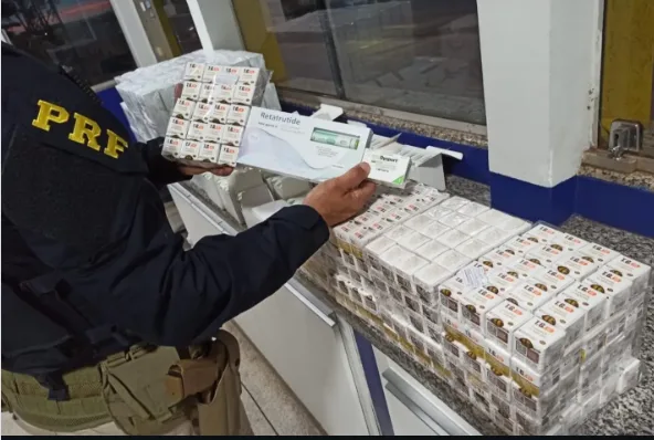 Carga com 1,9 mil emagrecedores e toxina botulínica é apreendida em rodovia