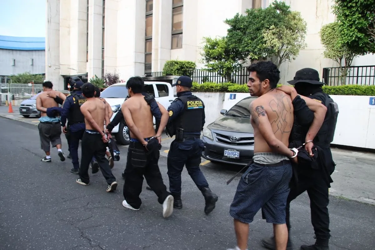 Desmantelan banda criminal en Guatemala con municiones exclusivas del Ejército y droga
