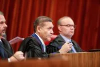 Vorcaro tenta adiar oitivas enquanto caso Master acirra crise no Supremo