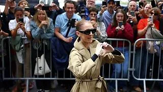Céline Dion regresa a los escenarios y así la recibieron sus fans en París