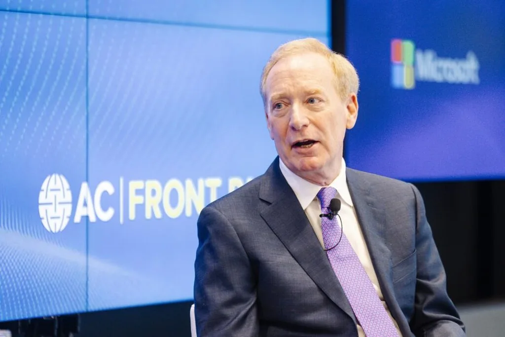 Brad Smith, presidente de Microsoft: "Ahora mismo, tu lavadora está sujeta a más normas de seguridad que la IA"