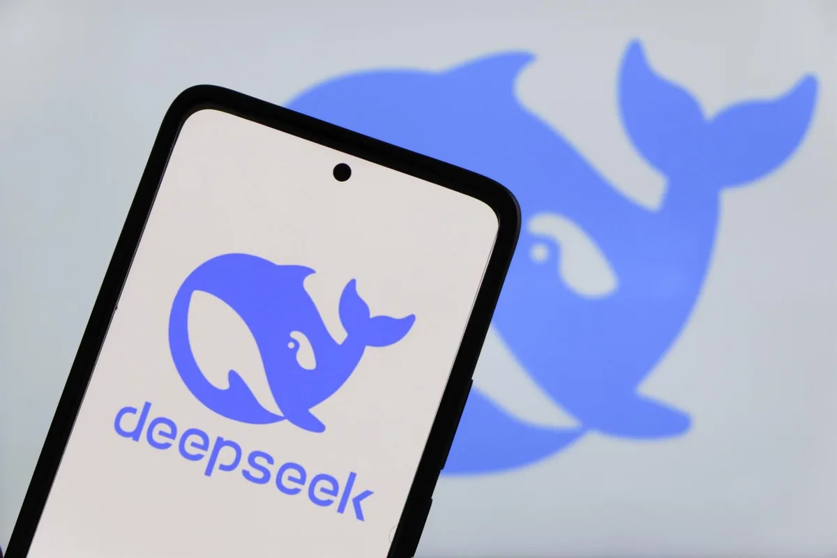 DeepSeek lanza un modelo de IA experimental que rivaliza con Opus 4.8 de Anthropic en tareas de agentes y multimodal