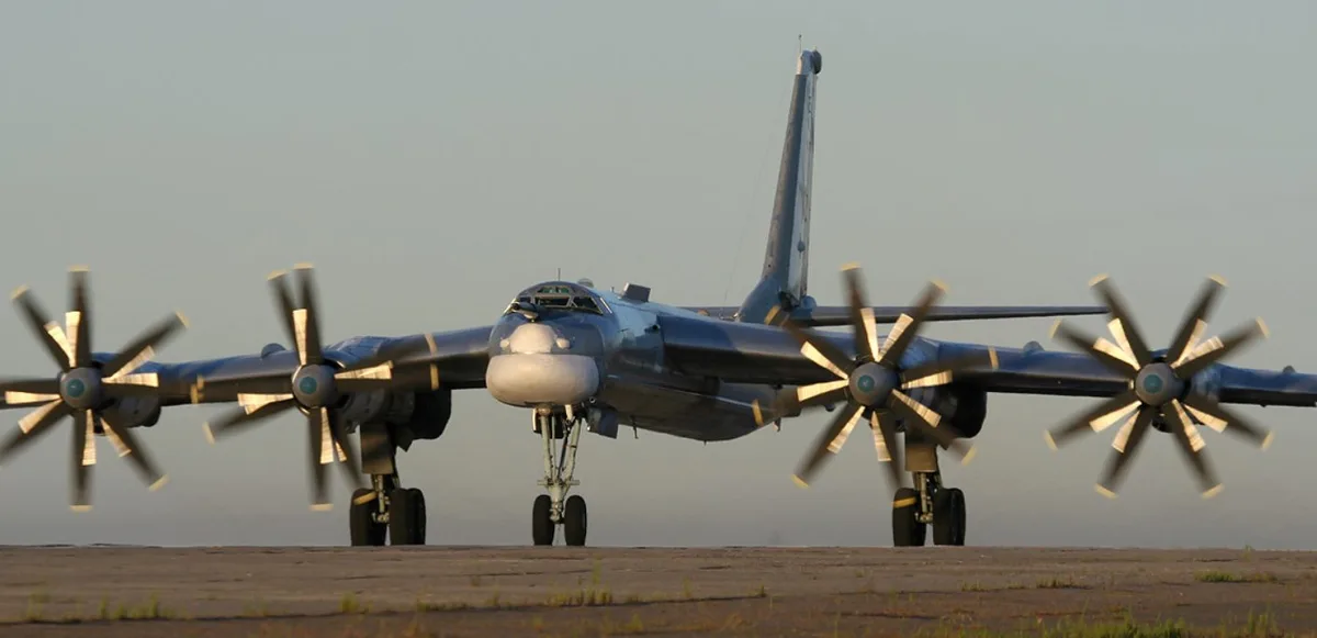 Ucrania destruyó un bombardero Tu-95MS estacionado en aeródromo de Rusia (VIDEO)
