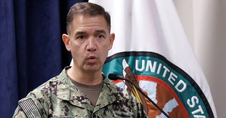 USS Lincoln: saúde mental é "prioridade", diz almirante