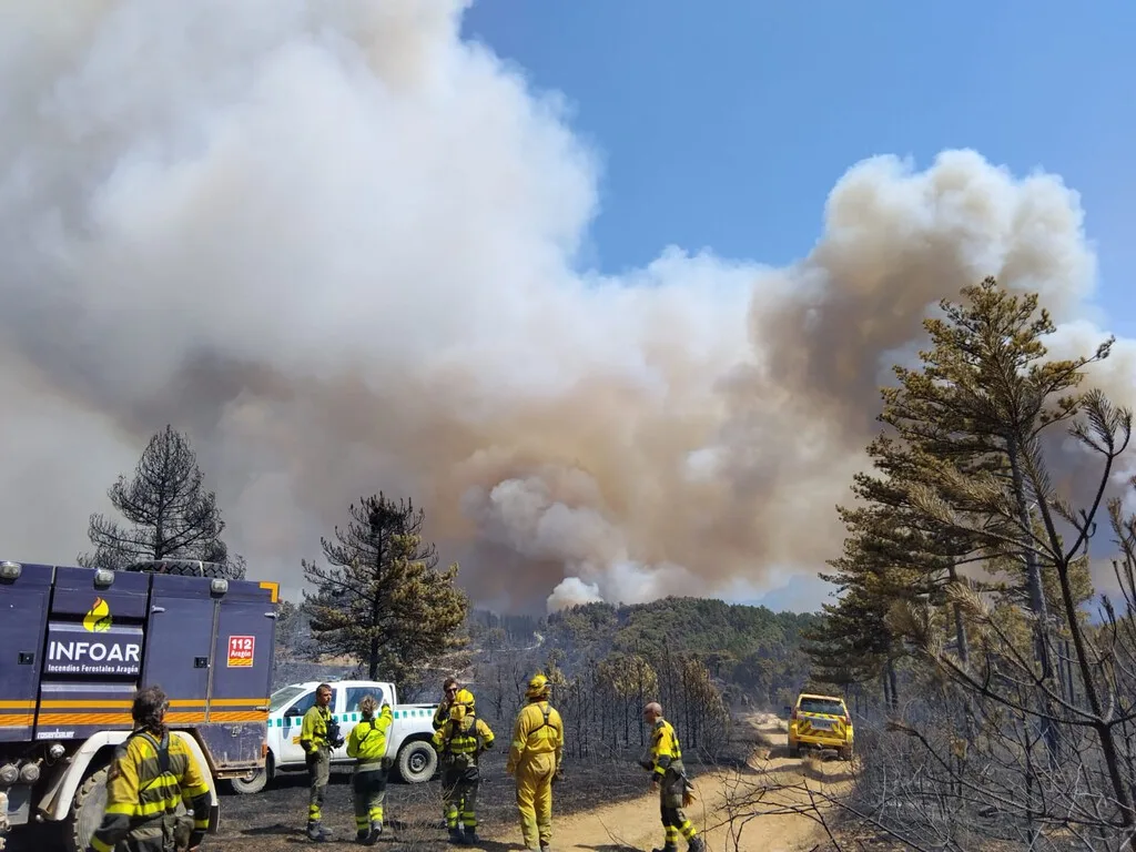 Los expertos llevaban años advirtiendo sobre el riesgo de "megaincendios" en los Pirineos: Aragón está descubriendo que llevaban razón