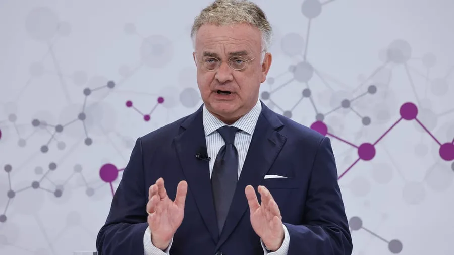Chemieindustrie: Evonik schließt Standorte in Hamburg und Bitterfeld