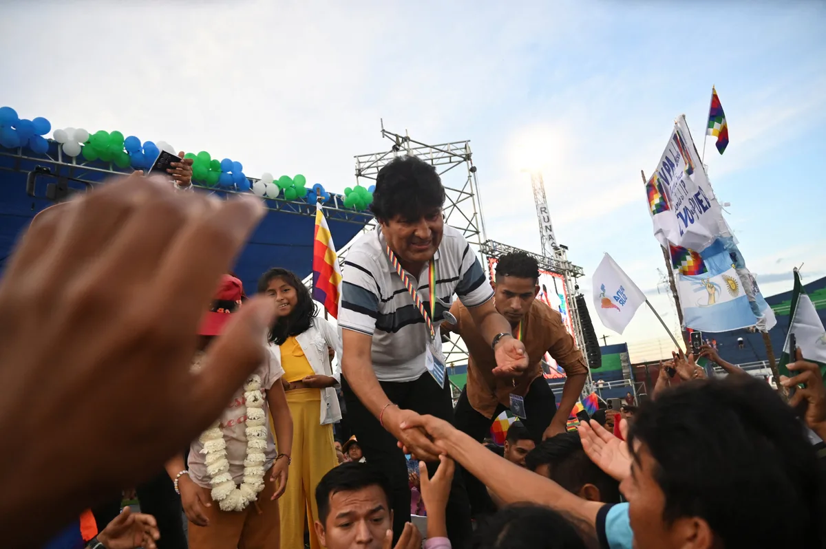 Cocaleros de Bolivia instalan vigilia en defensa de Evo Morales y amenazan a las fuerzas del orden