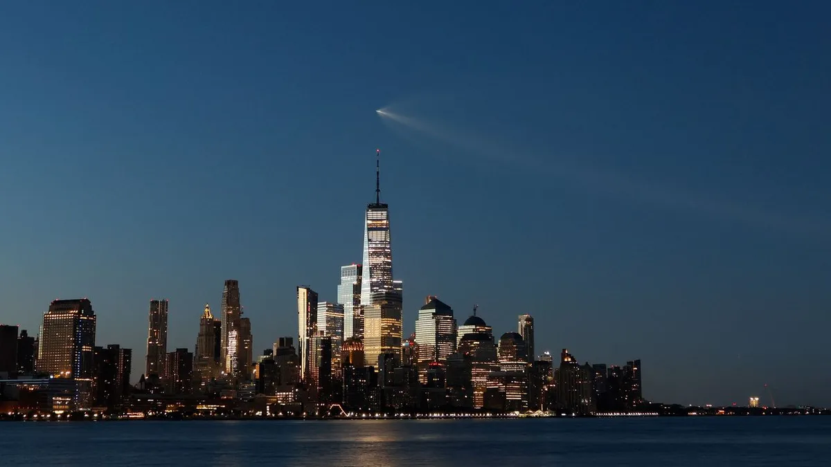 SpaceX's final Falcon 9 Starlink launch from Florida creates gorgeous 'jellyfish' over New York City (video)