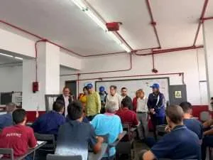 Supervisan formación técnica de trabajadores de construcción y minería