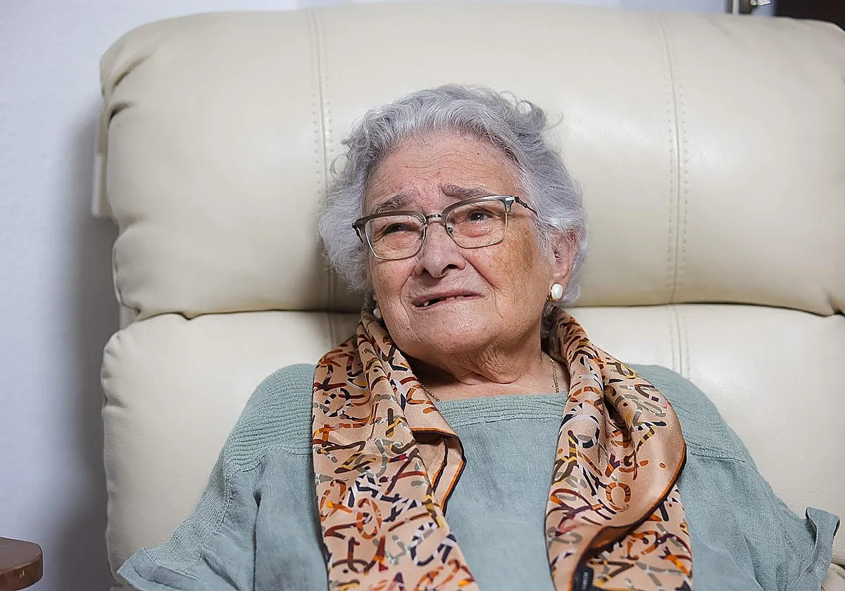 Catedrática y centenaria: «Para llegar a los 100 hay que mantener el cerebro organizado pero una copa de Albariño me ayuda»