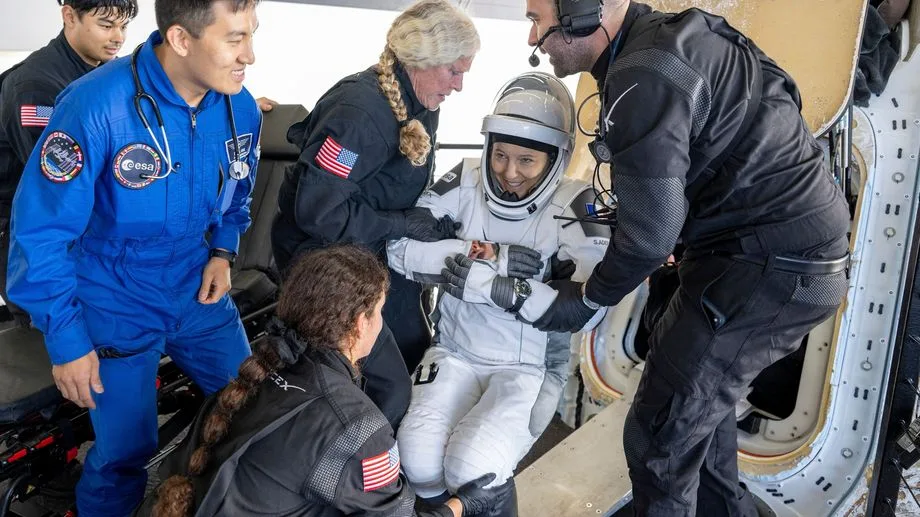Après un amerrissage réussi, Sophie Adenot attendue à Cologne en Allemagne pour un programme de réadaptation