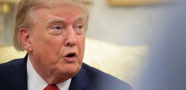 Trump diz que visita do chefe da CIA a Moscou pode ajudar a encerrar guerra