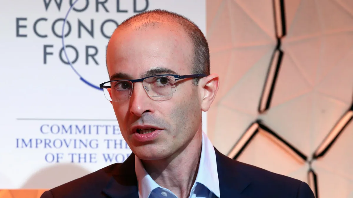 Yuval Noah Harari advirtió que la IA será cada vez más capaz de manipular a las personas: “Tenemos que resistir ahora”